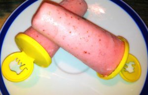 Strawberry Yogurt Pops Made With Stevia